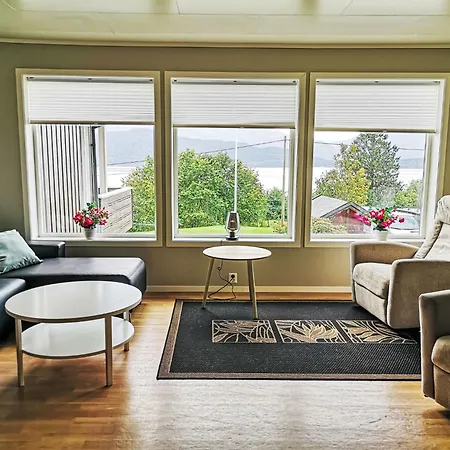 Apartment Mjellhaugen By Interhome Naustdal