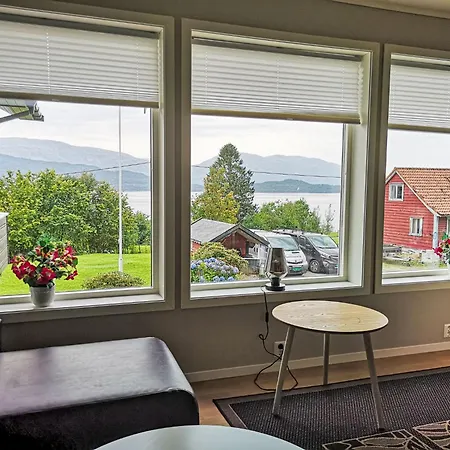 Mjellhaugen By Interhome Naustdal i Sunnfjord