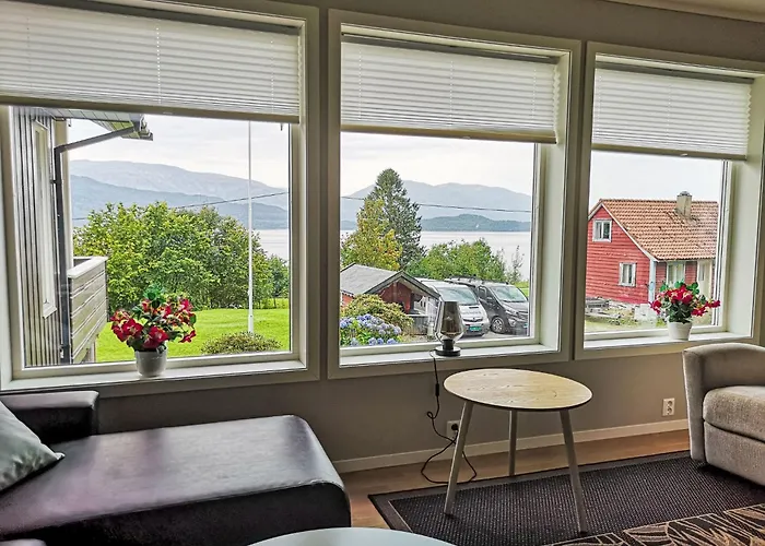 Mjellhaugen By Interhome Naustdal i Sunnfjord